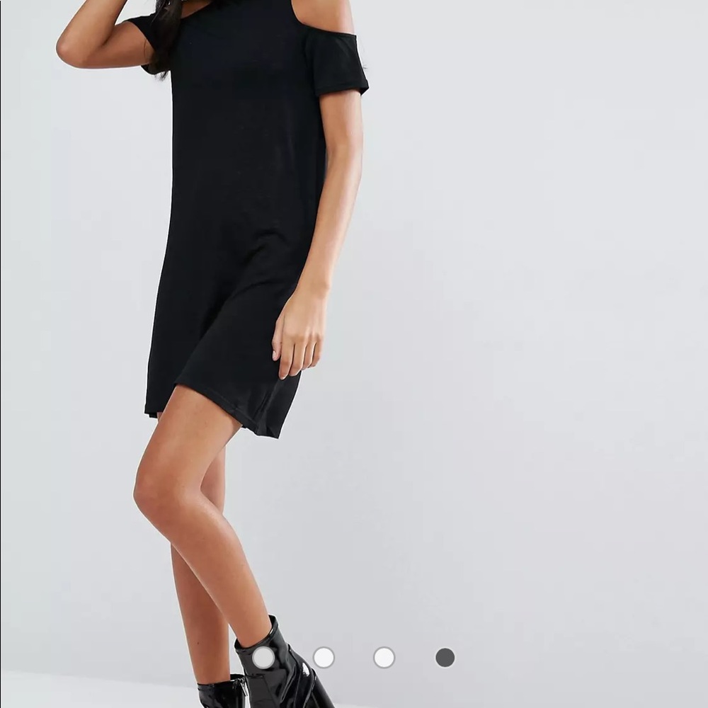 Black cold shoulder MINKPINK fortune and fame tshirt dress
